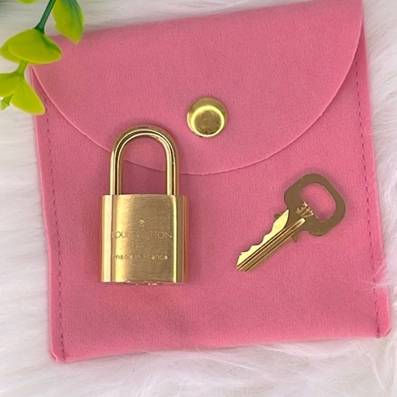 Louis Vuitton Padlock And Key #317 - Picture 5 of 9